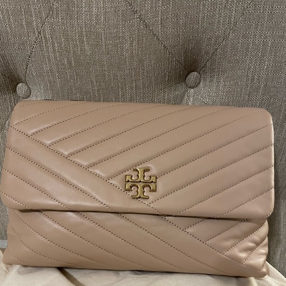 Tory Burch Kira Chevron Convertible Shoulder Bag - Devon Sand - Picture 3 of 5